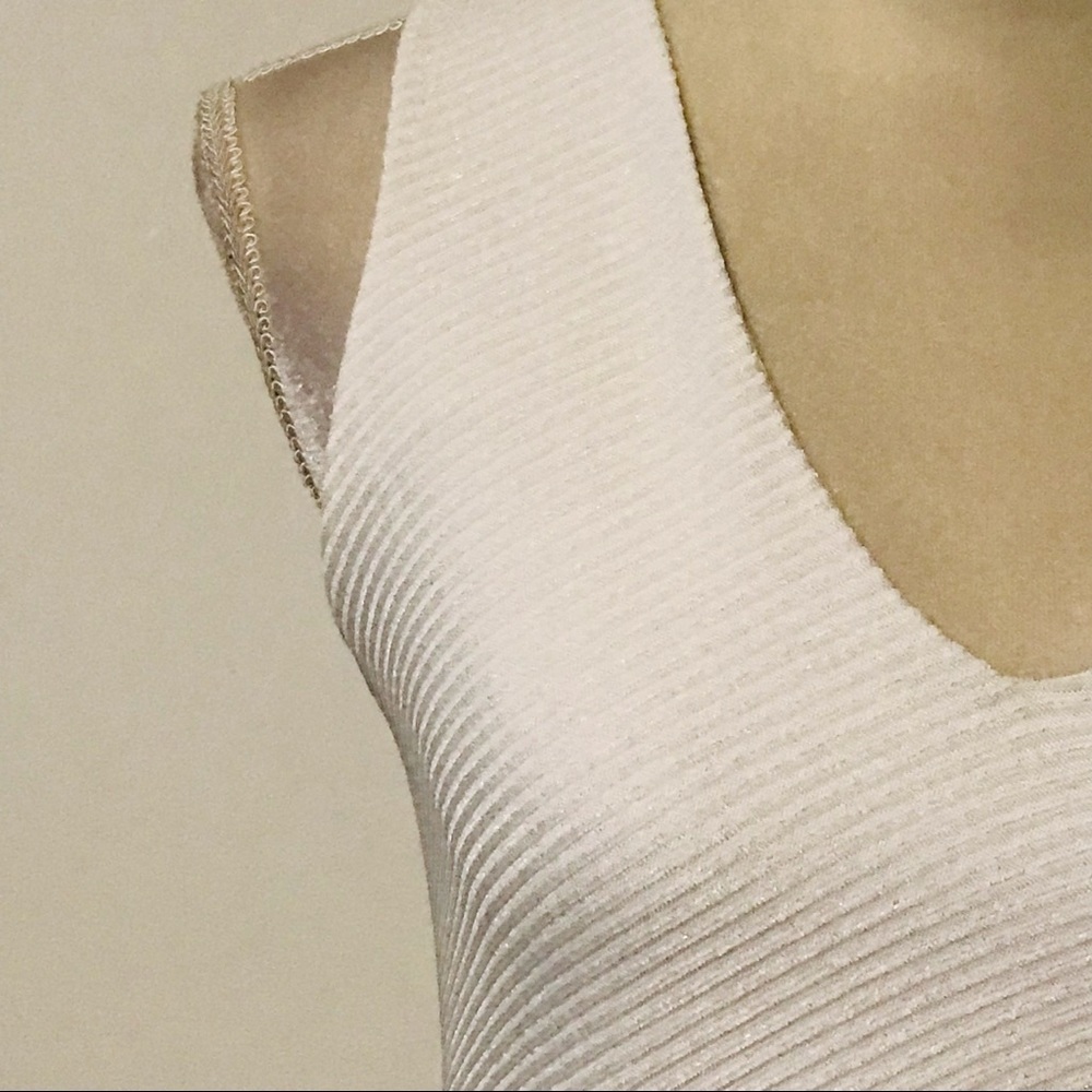 WHBM Ribbed Sleeveless Top - Picture 4 of 8